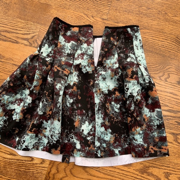 BCBG pleated mini skirt - Picture 5 of 6